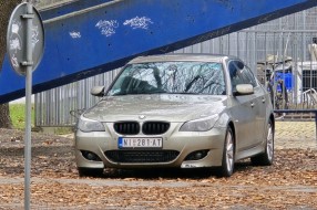 Pomozite gostu da nađe parking