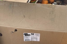 Prodavnica bacila smece na put (Ulica muškatla)