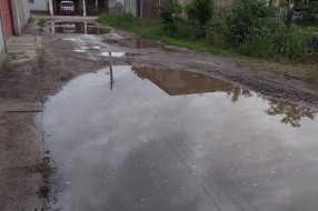 Neprohodna ulica nakon padavina (Zorka)