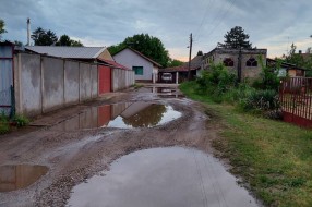 Neprohodna ulica nakon padavina (Zorka)