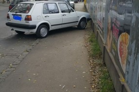 Parkiranje na trotoaru