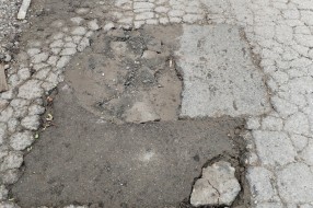 Loše stanje asfalta u Verušićkoj ulici