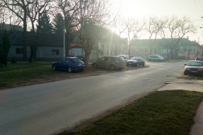 (Bahato) parkiranje na zelenoj površini kod Blaškovog krsta