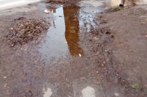 Pešačka staza na uglu Arsenija Čarnojevića i Petra Lekovića