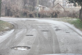 Udarne rupe u Partizanskih baza