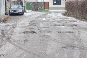 Udarne rupe u Partizanskih baza
