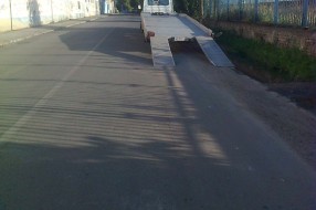 Istovar / utovar vozila u ulici Pap Pala