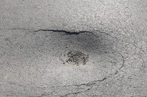 Udarna rupa u Ulici Bele Bartoka