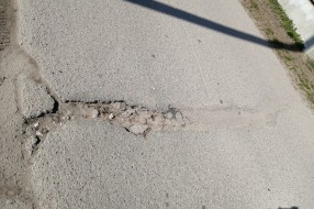 Problemi sa asfaltom u Vrbaskoj ulici