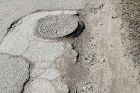 Problemi sa asfaltom u Vrbaskoj ulici
