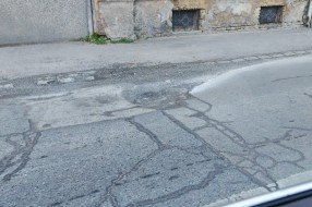 Rupa kod Pravoslavne crkve u centru