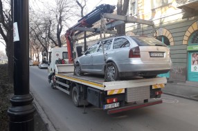Uklanjanje "paukom" nepropisno parkiranih vozila