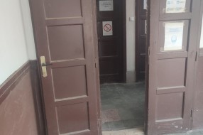 Nema toaleta na Bajskom groblju