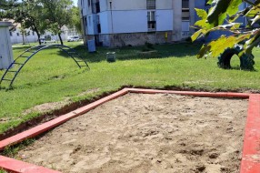 Igralište između zgrada na Karađorđevom putu i Stevana Filipovića