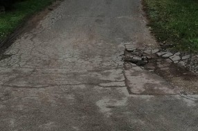 Stanje asfalta u Ulici Save Kovačevića u Starom Žedniku
