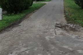 Stanje asfalta u Ulici Save Kovačevića u Starom Žedniku