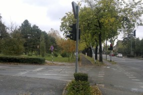 Oštećena signalizacija na pešačkom prelazu kod SUP-a