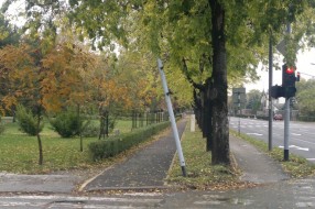Oštećena signalizacija na pešačkom prelazu kod SUP-a