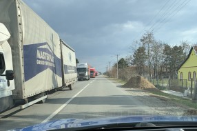 Karađorđev put opet zagušen kamionima