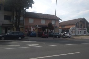 Parking na biciklističkoj stazi?!