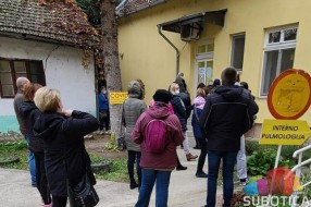 Organizovani prevoz kovid zaraženih do ambulante