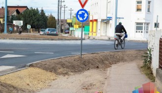 Kružni tok na Makovoj sedmici - problem sa trotoarom i biciklističkom