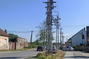 Opasna trafostanica na uglu Majsanskog puta i ulice Imrea Bera