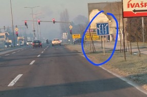 Pogrešna saobraćajna tabla na Palićkom putu