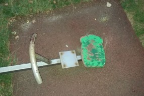 Dotrajalo igralište ni u čijoj nadležnosti