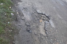 Katastrofalno stanje asfalta u Ulici Dinka Šimunovića