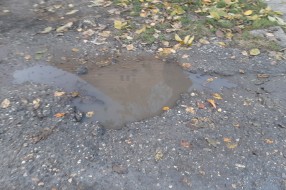Katastrofalno stanje asfalta u Ulici Dinka Šimunovića