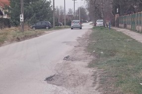 Uzak put i udarne rupe u delu Aleksandrova od raskrsnice Starine Novaka prema ulici Josipa Šokčića