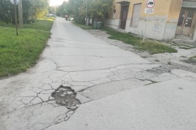 Oštećenja na putu - Ulica Vatroslava Jagića