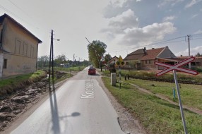 Velika rupa na pružnom prelazu - OPREZ!