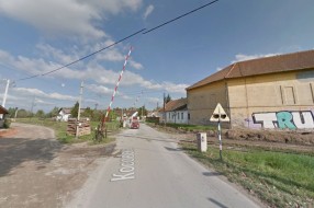 Velika rupa na pružnom prelazu - OPREZ!