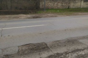 Udarne rupe u ulici Jovana Mikića