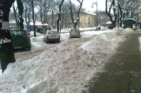 "Parkinzi" u gradu nakon snežne oluje