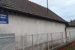 Rupe na asfaltu u Krapinskoj ulici