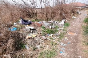 Divlja deponija na početku Đerdapske ulice