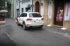 Parkiranje na trotoaru