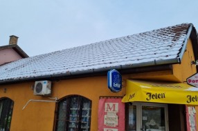 Pala grana na krov kuće (Ugao Kosovske i Vatroslava Lisinskog)