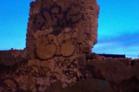 Opasne ruševine u Željeznickom naselju