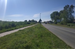 Korov, trava i drugo rastinje na biciklističkoj stazi kod bivše Zorke