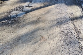 Rupe pored vrtića u ulici Antona Aškerca