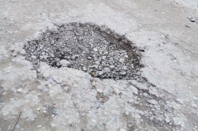 Rupe pored vrtića u ulici Antona Aškerca