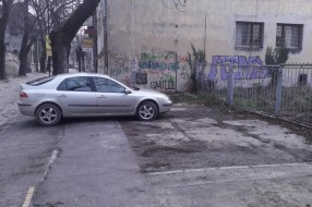 Nepropisno parkiranje u Harambašićevoj