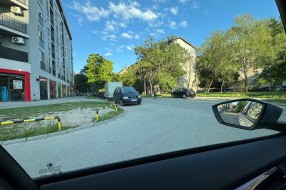 Nepregledno uključivanje iz Cara Lazara  u Petra Lekovića ugrožava bezbednost saobraćaja