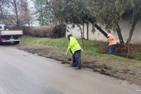 Čišćenje autobuskog stajališta u Starine Novaka