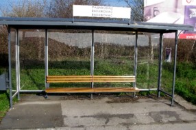 Autobusko stajalište na Velikom Radanovcu