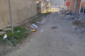 Otpad, nelegalna gradnja i nepoštovanje epidem. mera u Palmotićevoj